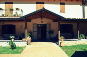 Гостиница Agriturismo Uzzano  Мотта Санта Лючия